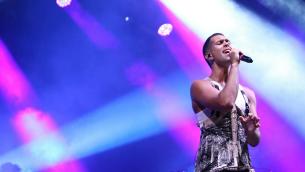 Lo sfogo di Mahmood: "Tour spostato per la terza volta, ora ascoltateci"