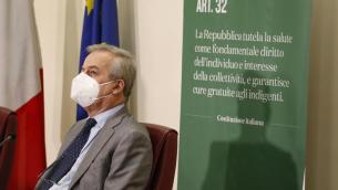 Locatelli: "No vaccino a giovani? Sono morti 27 bambini"