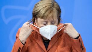 Lockdown Germania, Merkel dice sì