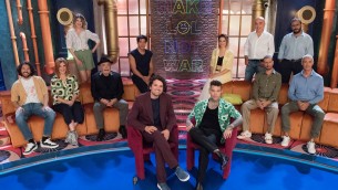 LOL: Chi ride è fuori 3, primo trailer: cast e quando esce - Video