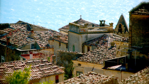 Uno scorcio del centro storico di Longobardi (Cosenza)