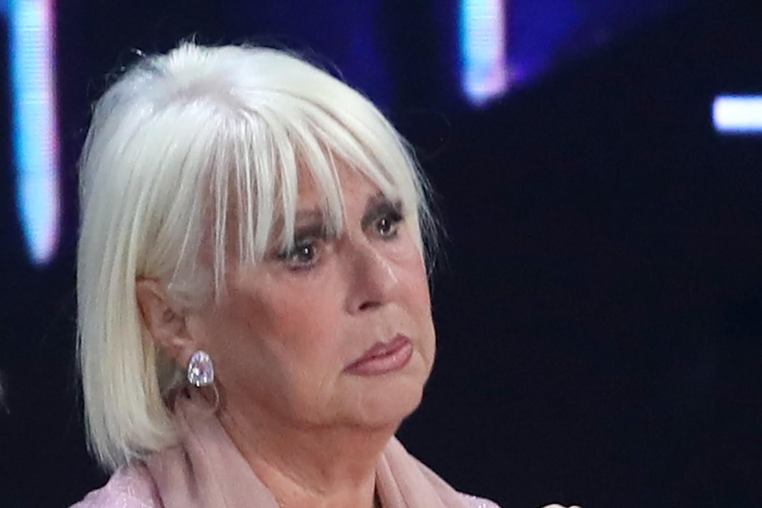 Loretta Goggi dice addio ai social: "Basta insulti"