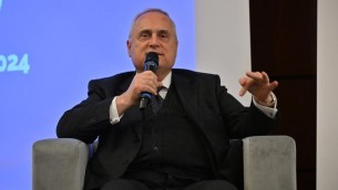 Lotito contro sindaca di Amsterdam: "Leso onore Lazio, risarcite i tifosi"