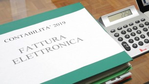 Lotta all'evasione: come si legano flat tax, fattura elettronica e contante?