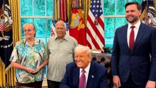 Louis Prevost, il fratello di Papa Leone XIV, nello Studio ovale da Trump