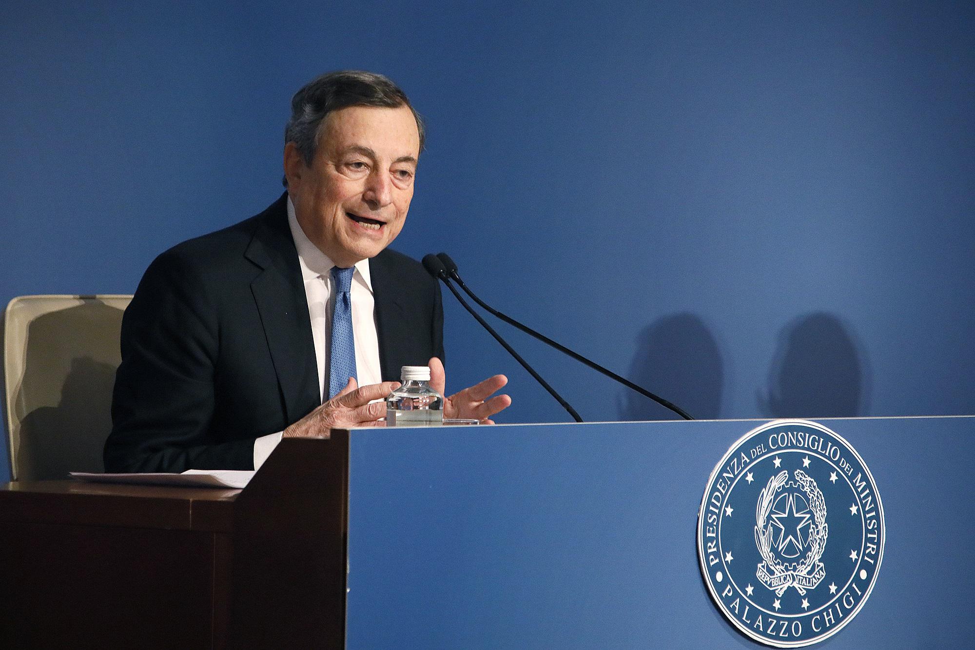 Lunedì conferenza stampa Draghi su obbligo vaccinale e misure