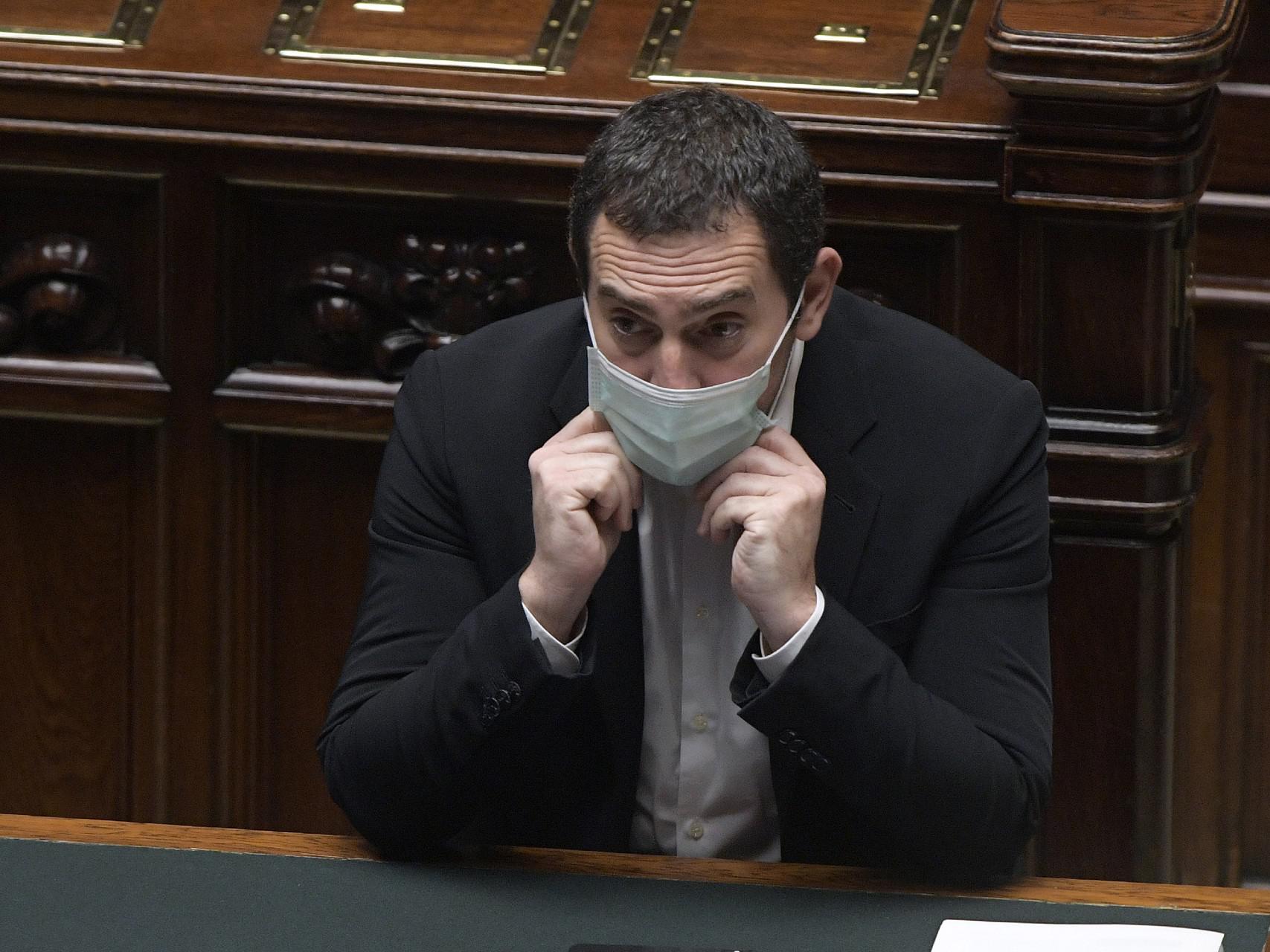M5S, Spadafora: "Paghiamo deficit politico Conte, temo voglia sfilarsi da governo"