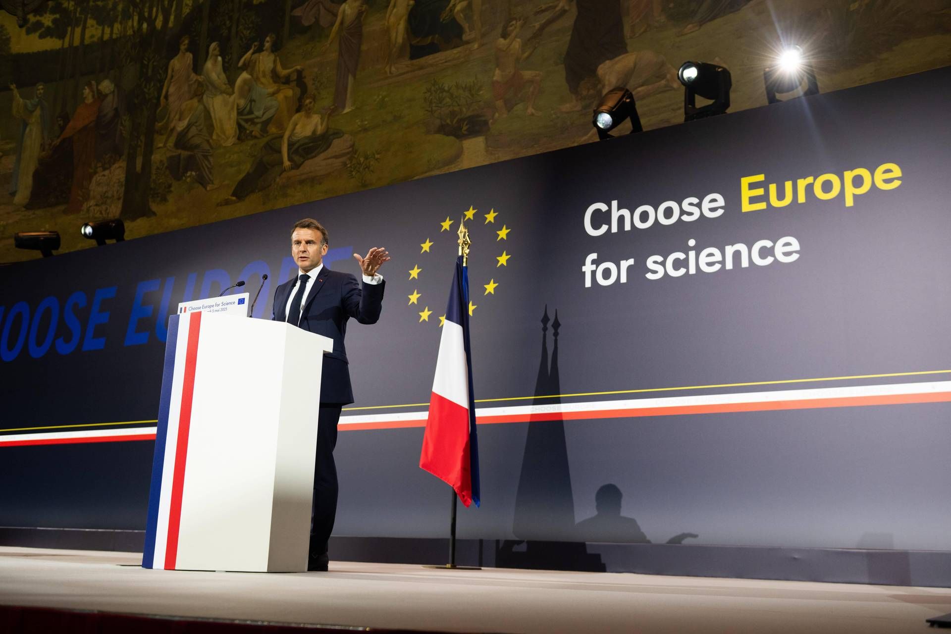 Macron ai ricercatori Usa: "Scegliete l'Europa"