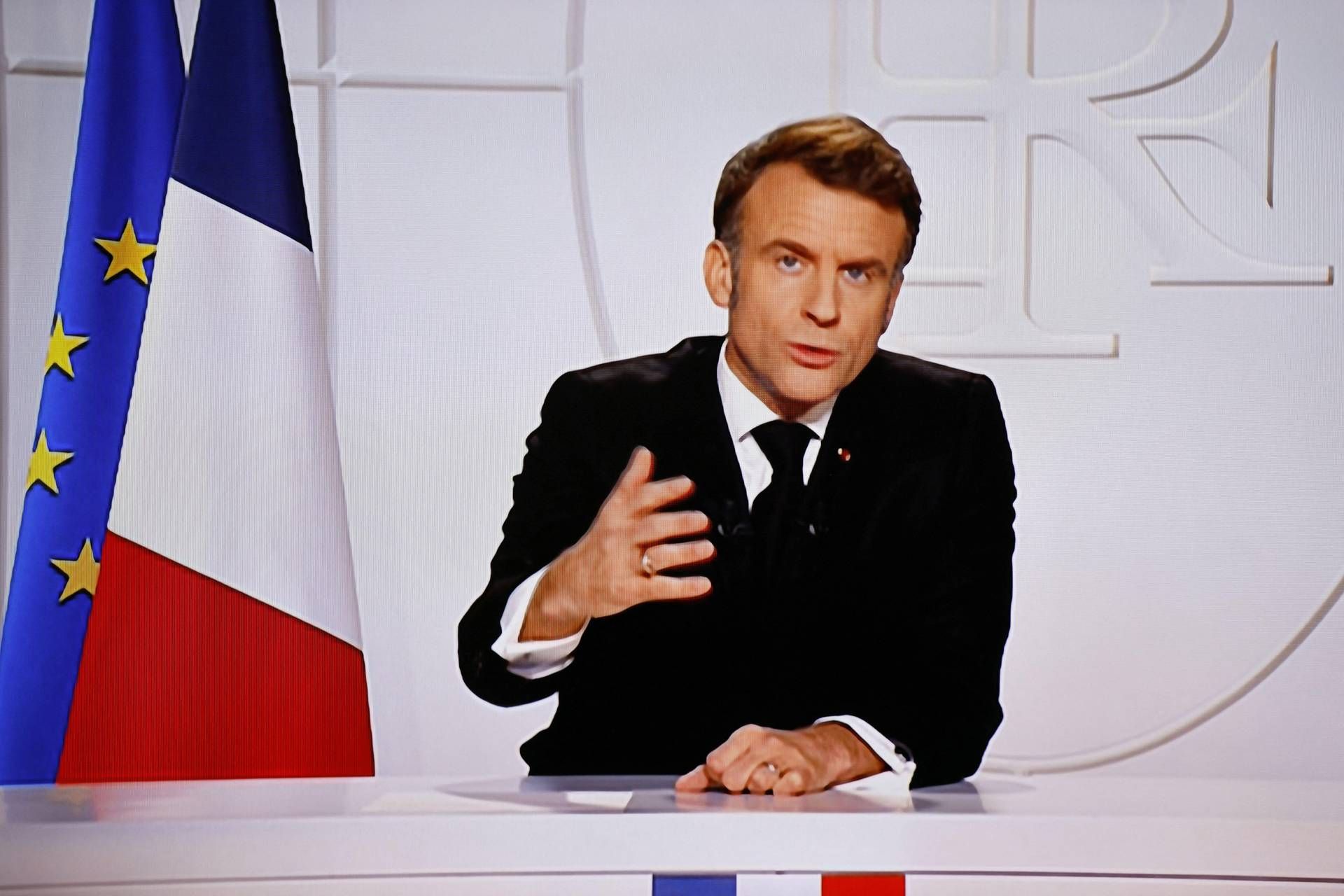 Macron: "Chi può credere che la Russia si fermerà all'Ucraina?