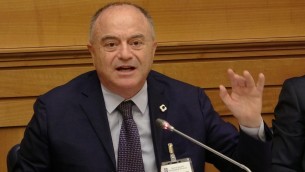 Mafia, Gratteri: "Al vecchio pizzo preferisce banche online per riciclare mld di euro"