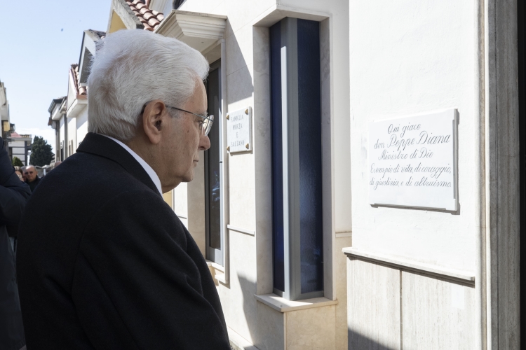Mafia, Mattarella: "E' violenza e viltà