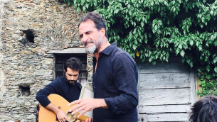Frame dello spettacolo "Maicu man"  (da sinistra Domenico D'Agostino e Dario Natale)