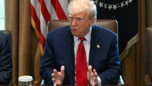 Male l'economia Usa: Trump incolpa Biden, 'scagiona' i dazi e promette il boom