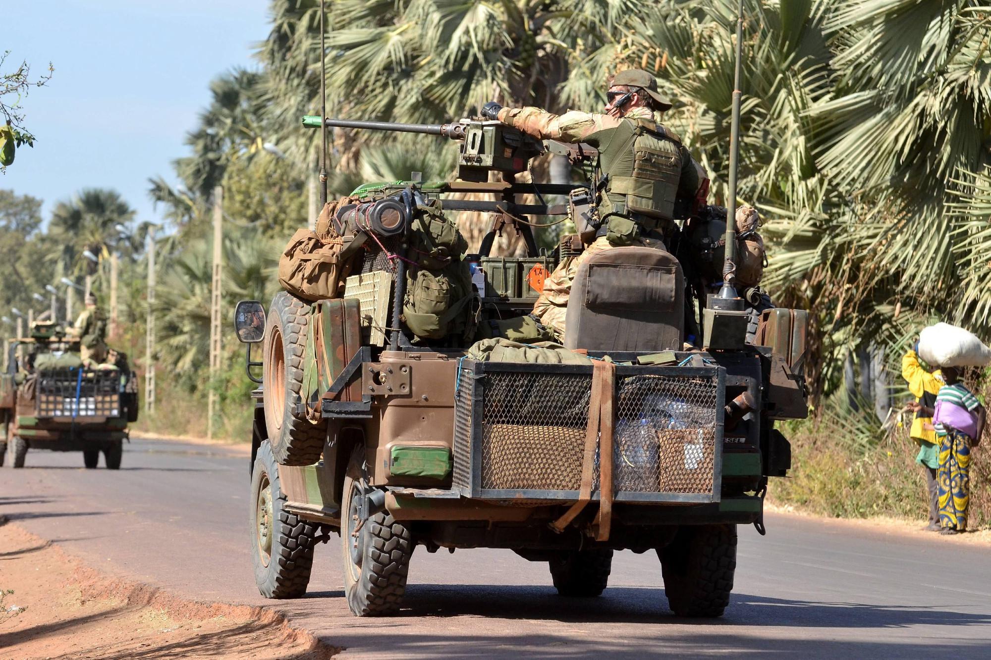 Mali, italiani rapiti: figlio atteso lunedì alla Farnesina