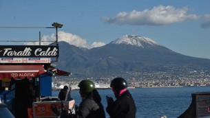 Maltempo Campania, torna la neve sul Vesuvio