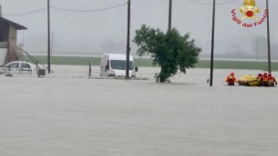 Maltempo, Faenza sott'acqua: residenti soccorsi con i gommoni- Video