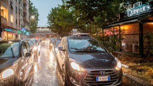 Maltempo flagella l'Italia: danni a Milano, in provincia di Pavia esonda il Sesia