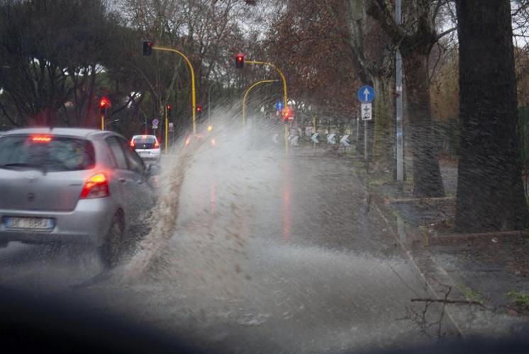 Maltempo in Italia, domani allerta arancione in tre regioni