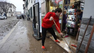 Maltempo in Toscana, meteo migliora: Arno in lenta discesa a Firenze