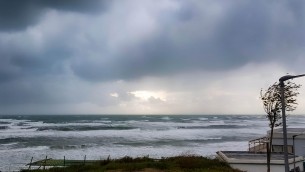 Maltempo, nubifragi e venti di burrasca: allerta rossa in Abruzzo e Sardegna