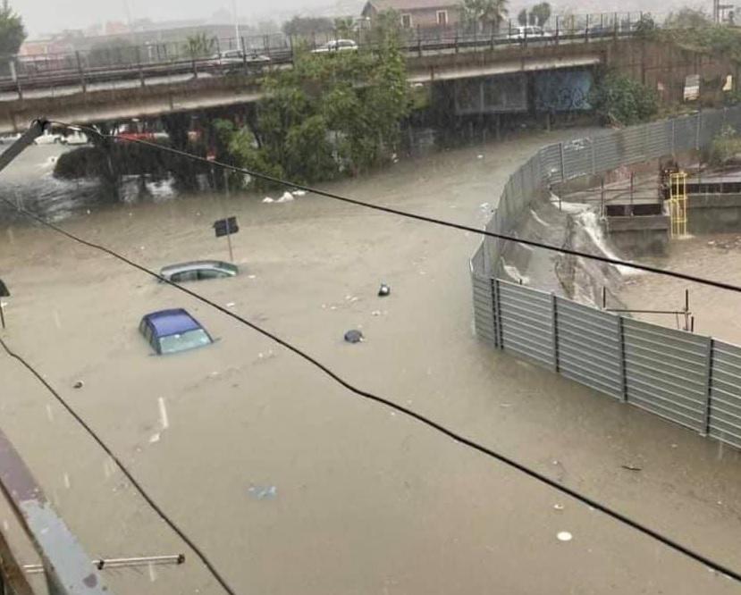 Maltempo Sicilia, allerta rossa meteo: Medicane spaventa Catania