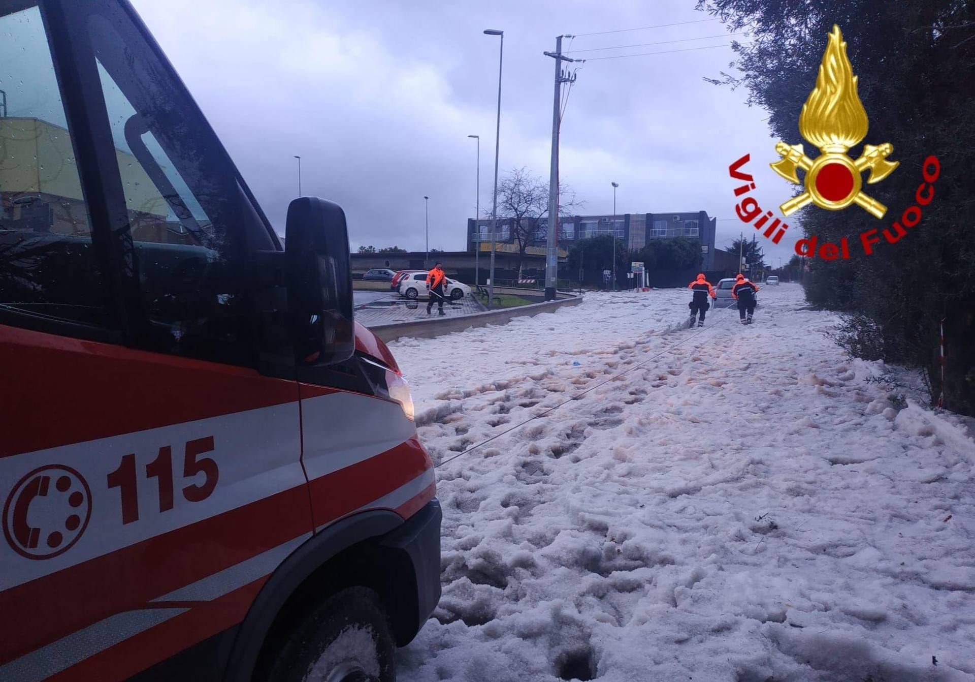 Maltempo Sicilia, bomba d'acqua su Messina e grandine nel Catanese