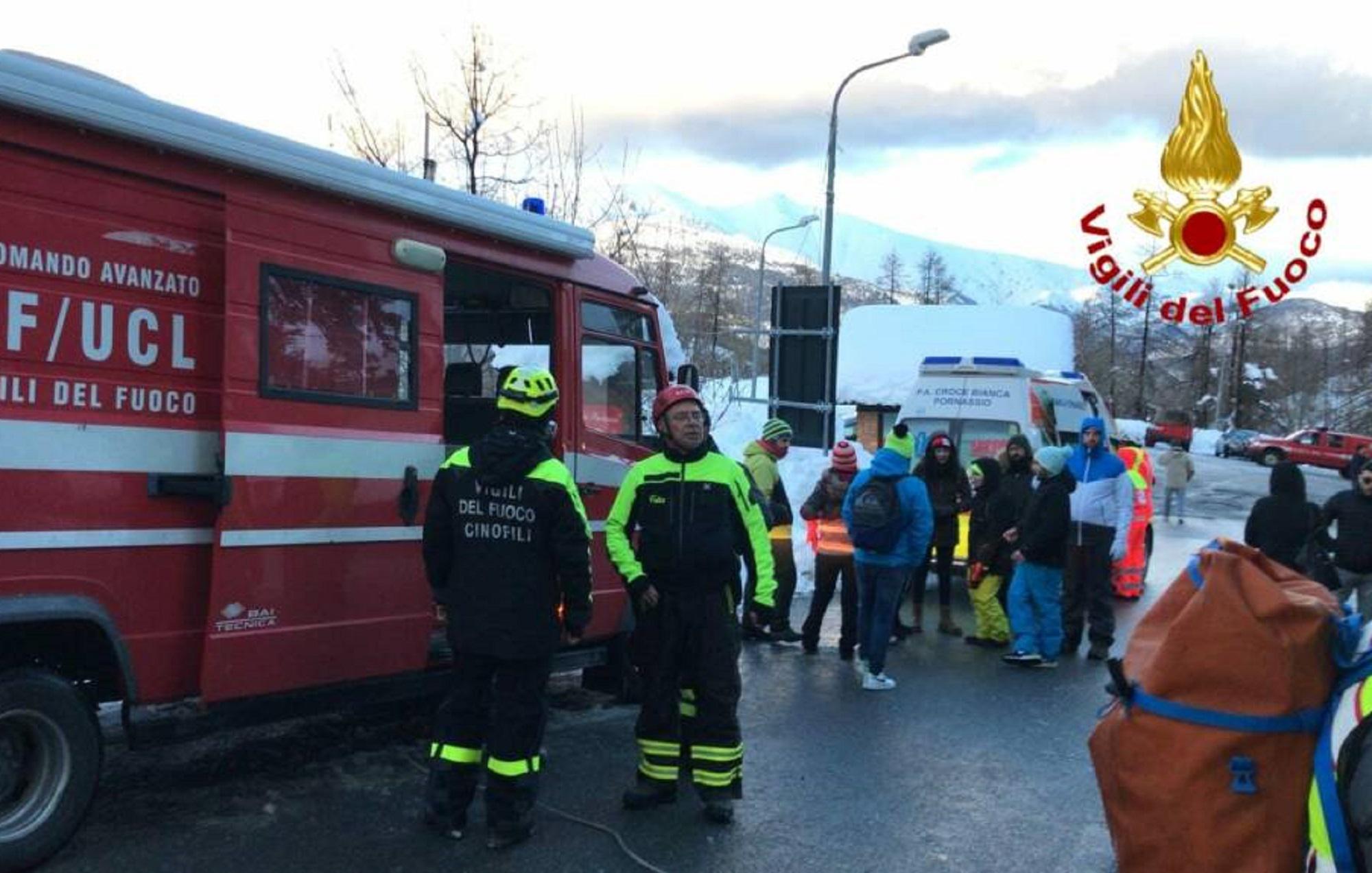 Maltempo , valanga travolge sci alpinisti a Monesi: un morto