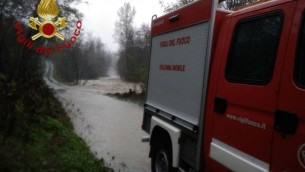 Maltempo Vicenza, trascinati dalla piena del torrente Agno: si cercano due dispersi