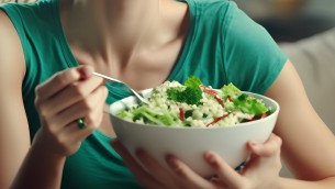 Mangiare cibi croccanti aiuta a perdere peso: lo studio
