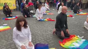 Manifestazione pace Roma, flash mob con musica di Fiorella Mannoia - Video