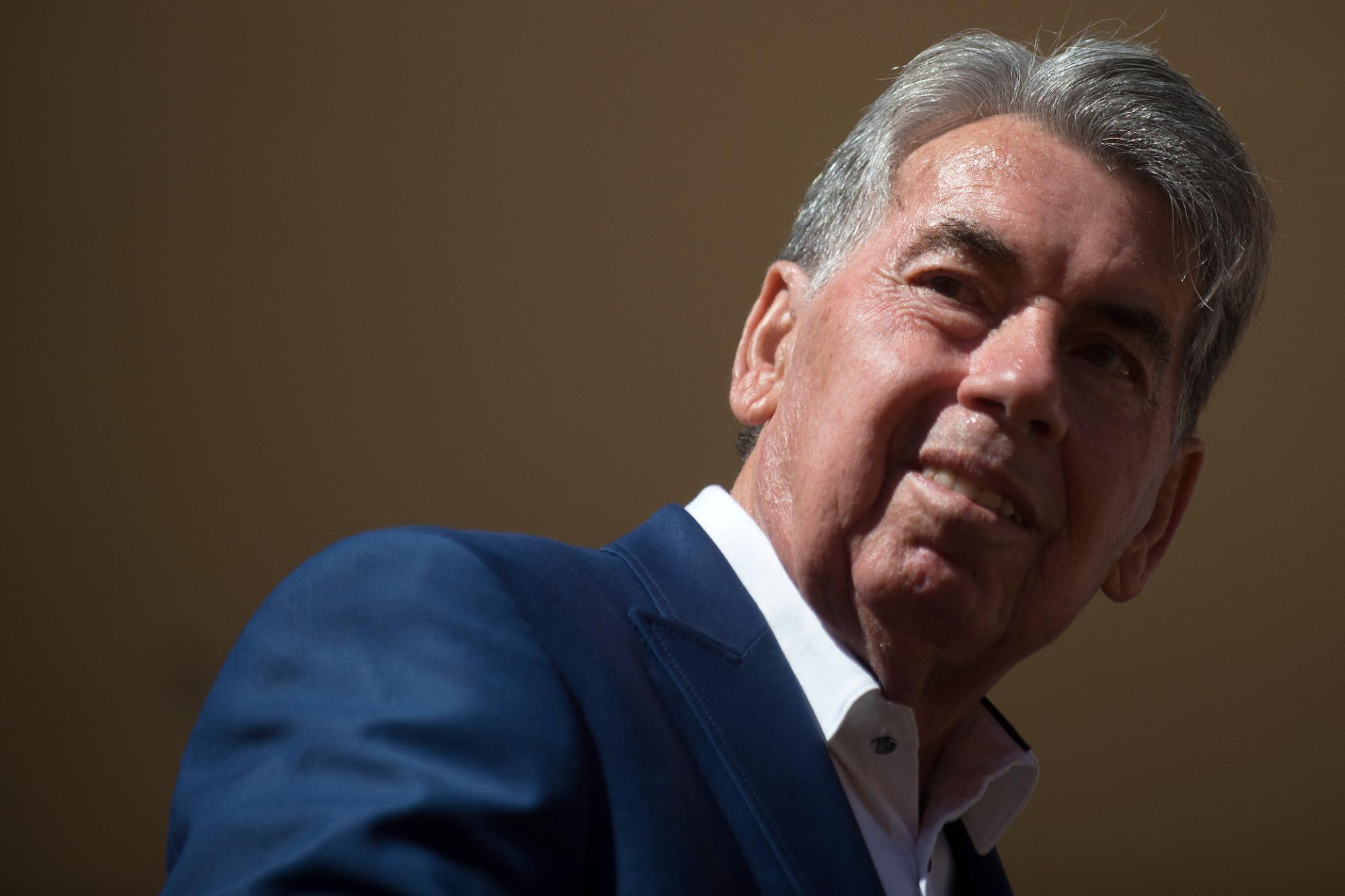 Manolo Santana, la leggenda del tennis muore a 83 anni