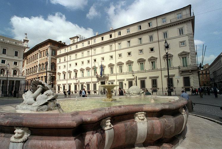 Manovra 2022, da riforma Irpef a taglio bollette: emendamento governo