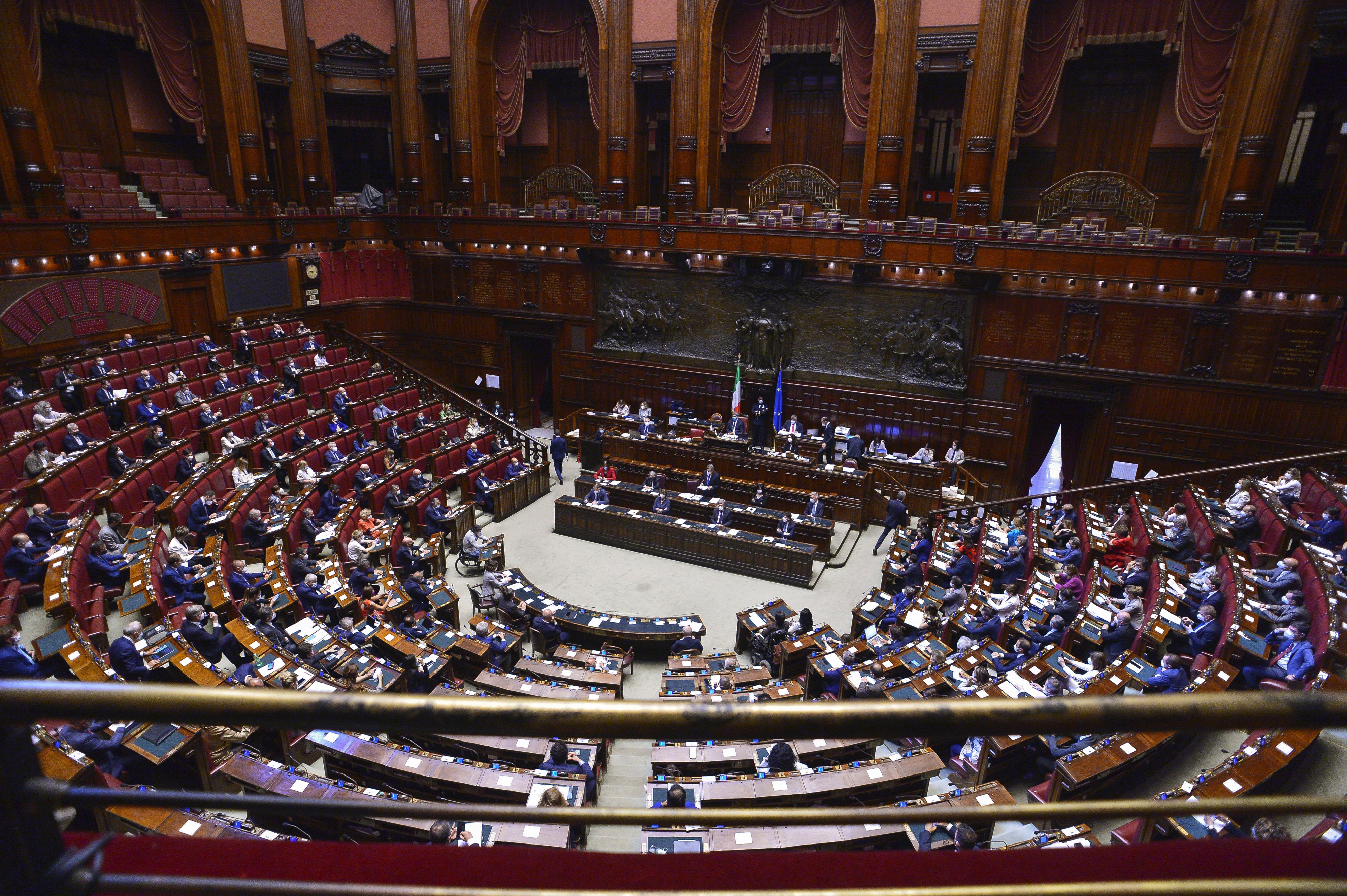 Manovra 2022, via libera definitivo della Camera: le misure