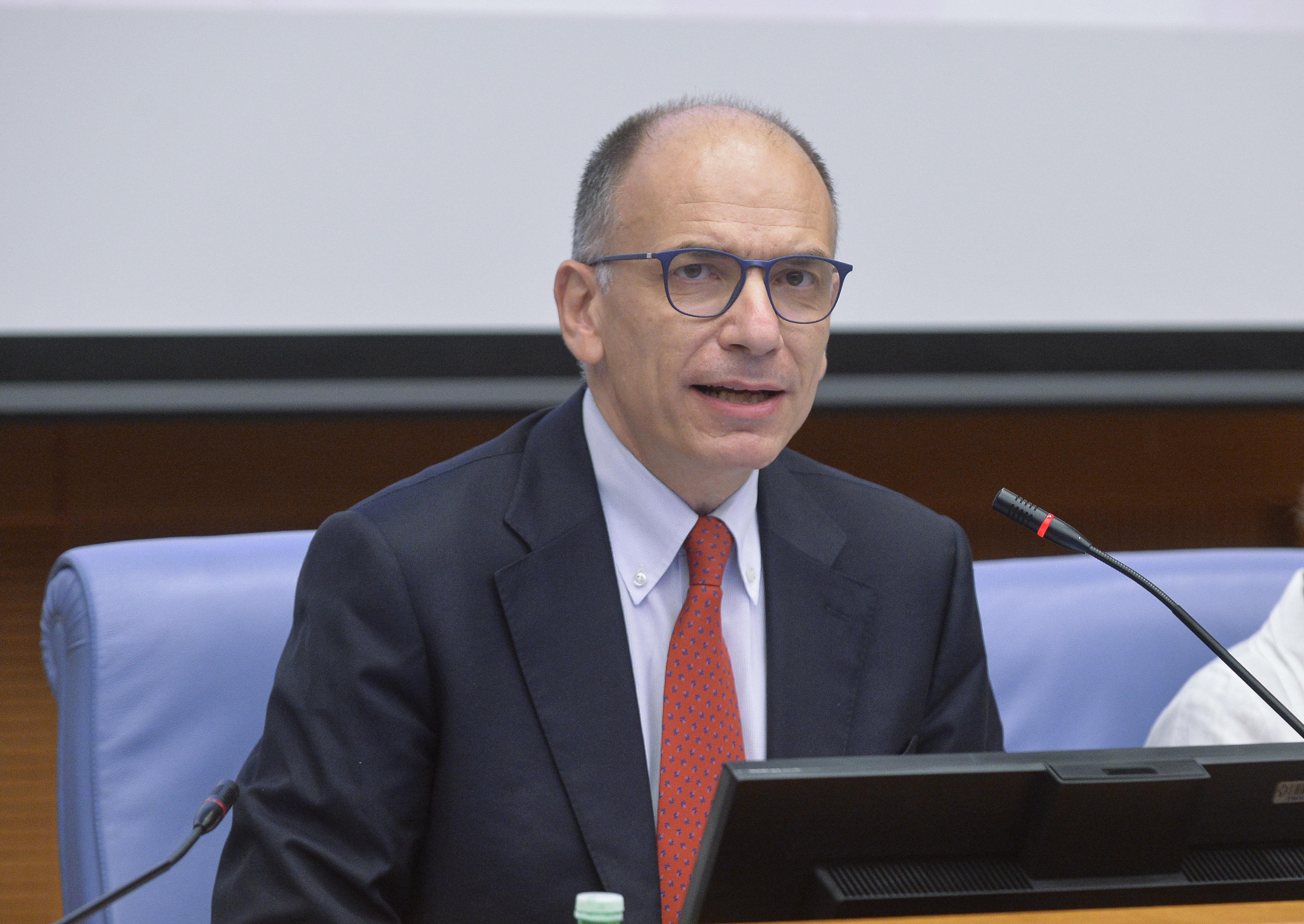 Manovra 2023, Letta: "E solo un dl per prossimi 3 mesi"