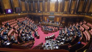 Manovra 2023, protesta delle opposizioni: slitta voto finale