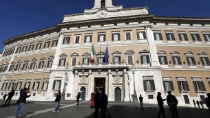 Manovra 2023, salta norma Pos e stretta su reddito cittadinanza: news di oggi