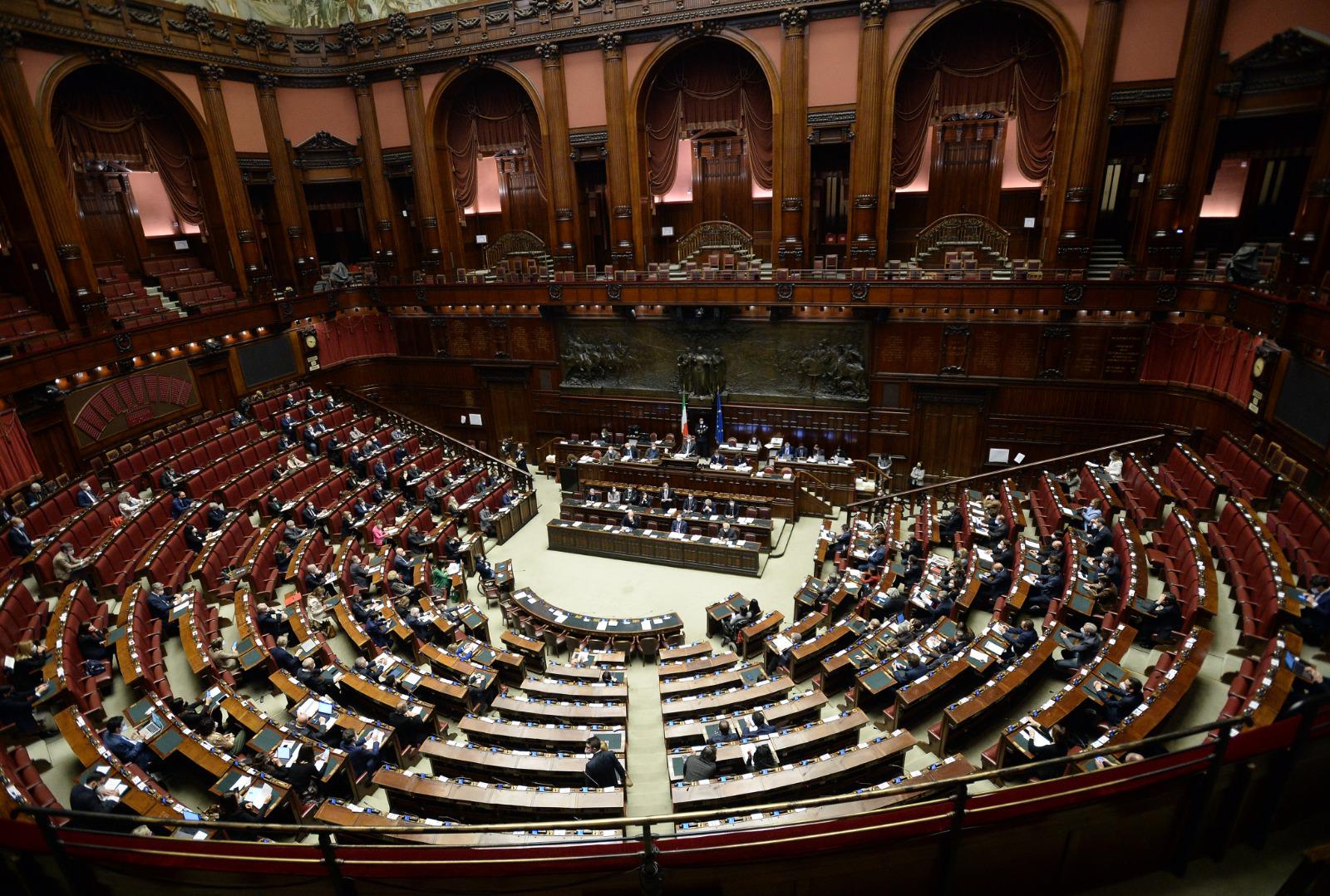 Manovra, passa emendamento senza coperture: testo deve tornare in Commissione