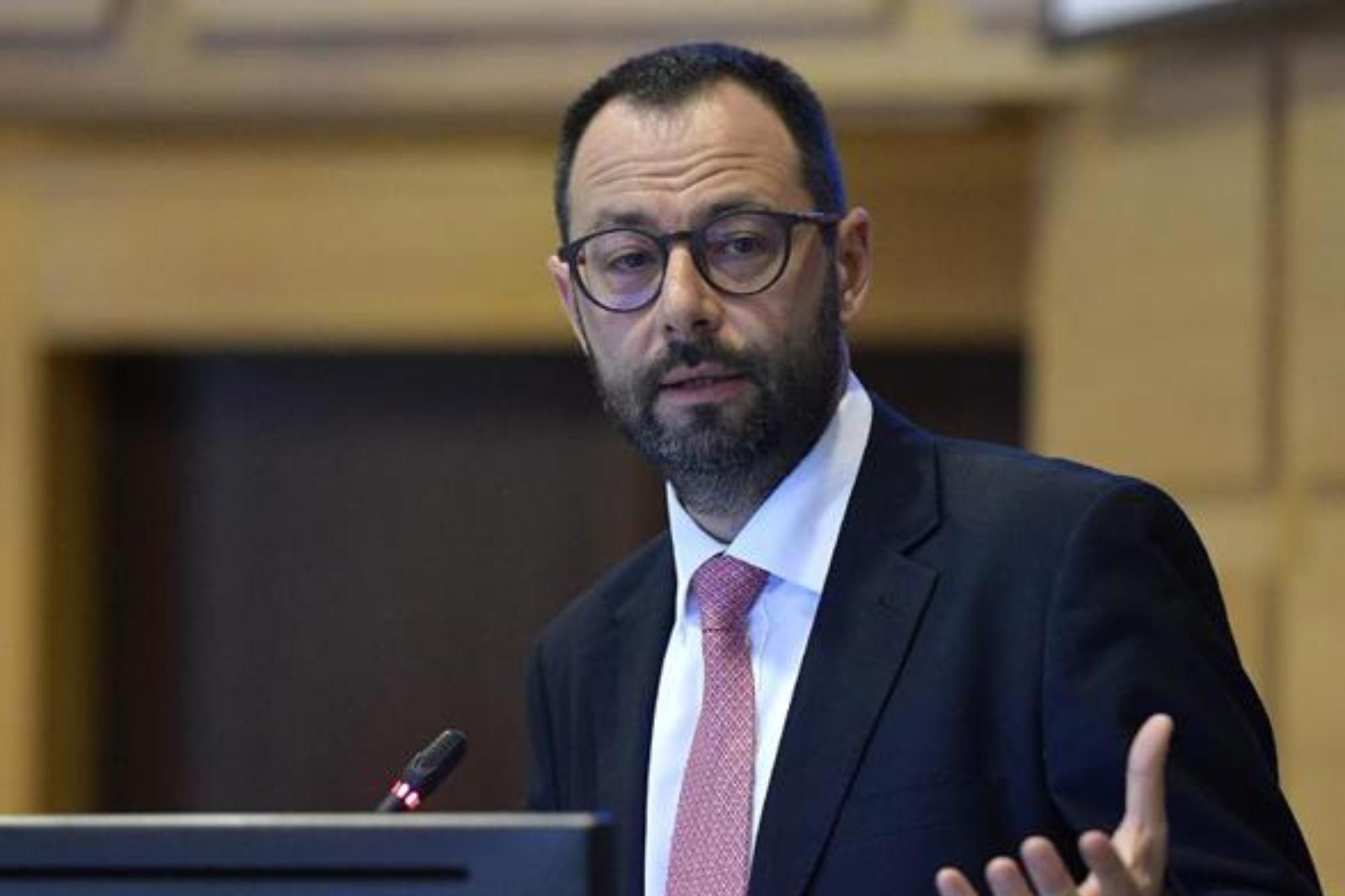Manovra, Patuanelli: "Sciopero? Non è irresponsabile, è diritto"