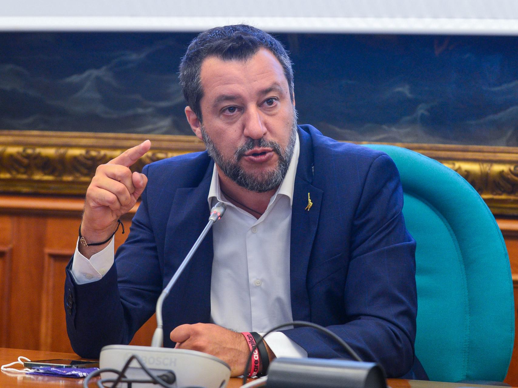 Manovra, Salvini: "Abbiamo fermato legge Fornero e rinnovato bonus Maroni"