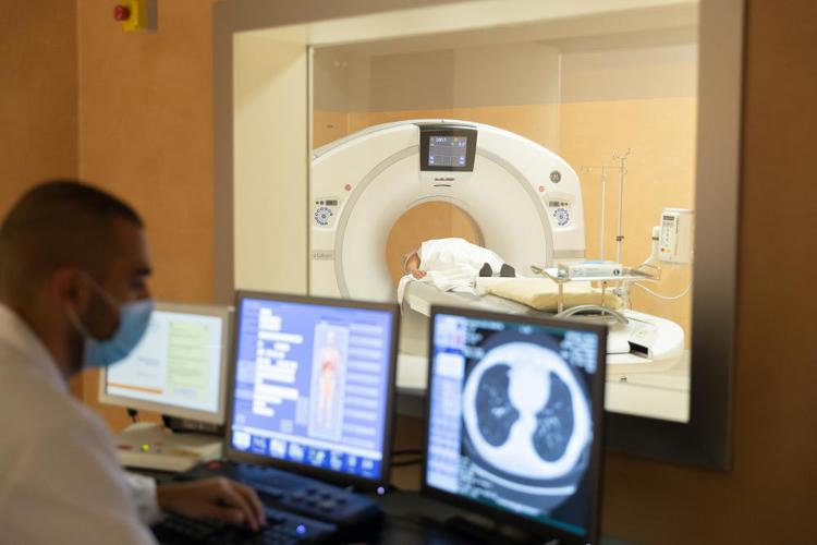 Manovra, sanità privata: "Bollette +400%, non possiamo spegnere Tac e Pet"