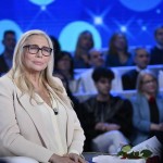 Mara Venier confessa: "Ho pianto prima di andare in diretta, ultimamente faccio fatica"