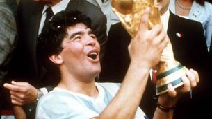 Maradona, all'asta maglia 'mano de Dios': base di oltre 5 milioni