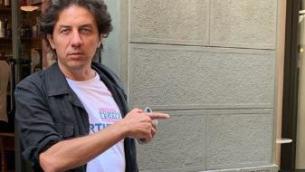 Marco Cappato in caserma, autodenuncia per aiuto suicidio Elena