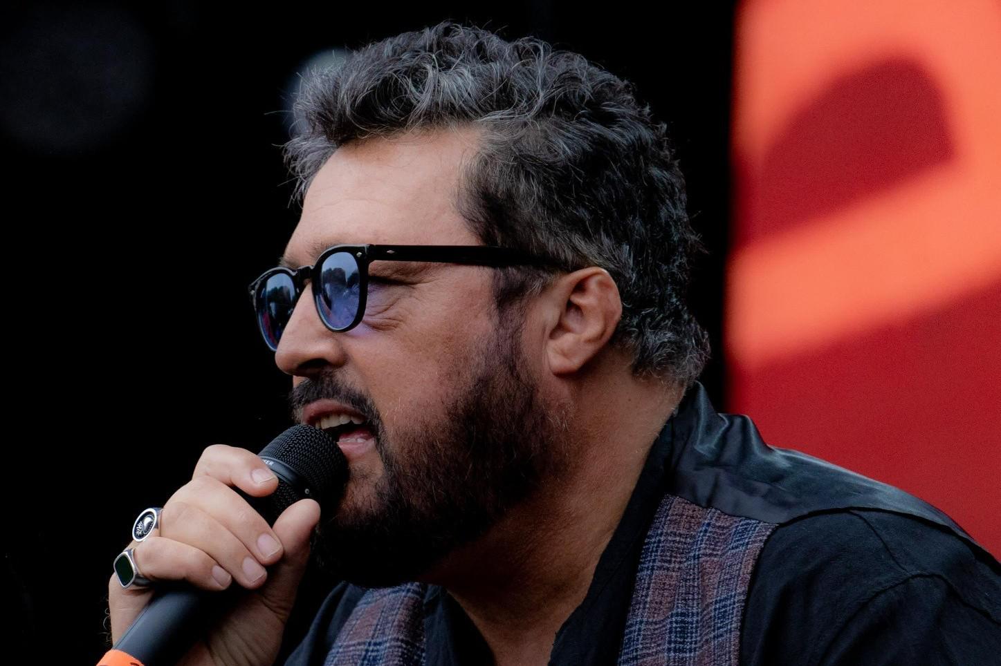 Marco Conidi: "Altro che rap violento, il folk dell'Orchestraccia riunisce i popoli"