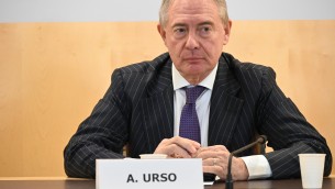 Mare, Urso: "Il settore marittimo contribuisce per 65 miliardi al Pil"