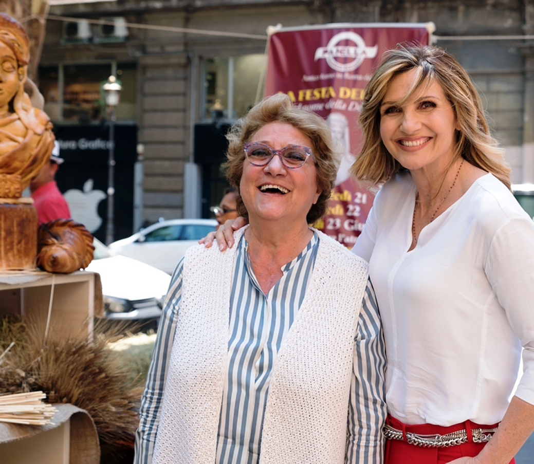 Maria Grazia Panella con Lorella Cuccarini