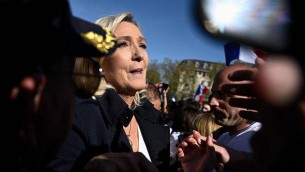 Marine Le Pen: "Non mi arrenderò