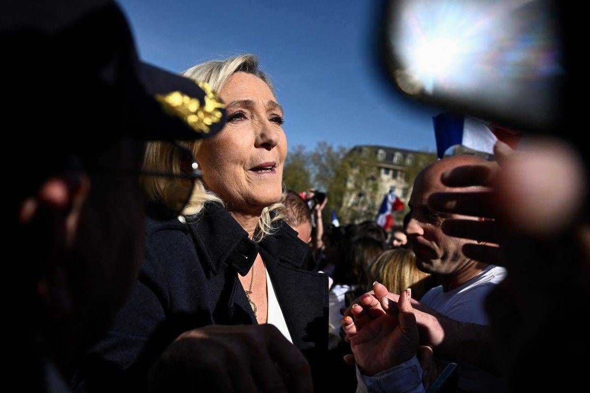 Marine Le Pen: "Non mi arrenderò