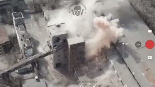 Mariupol, acciaieria Azovstal bombardata - Video