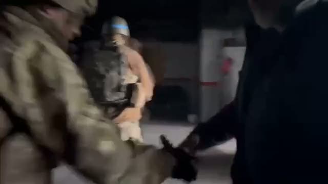 Mariupol, Azovstal: donne e bambini nel bunker dell'acciaieria - Video